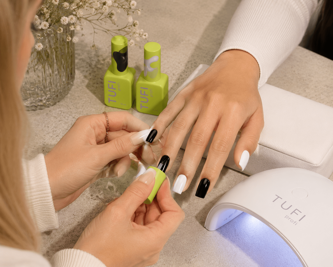 Ultra Black and White - ilnail.com