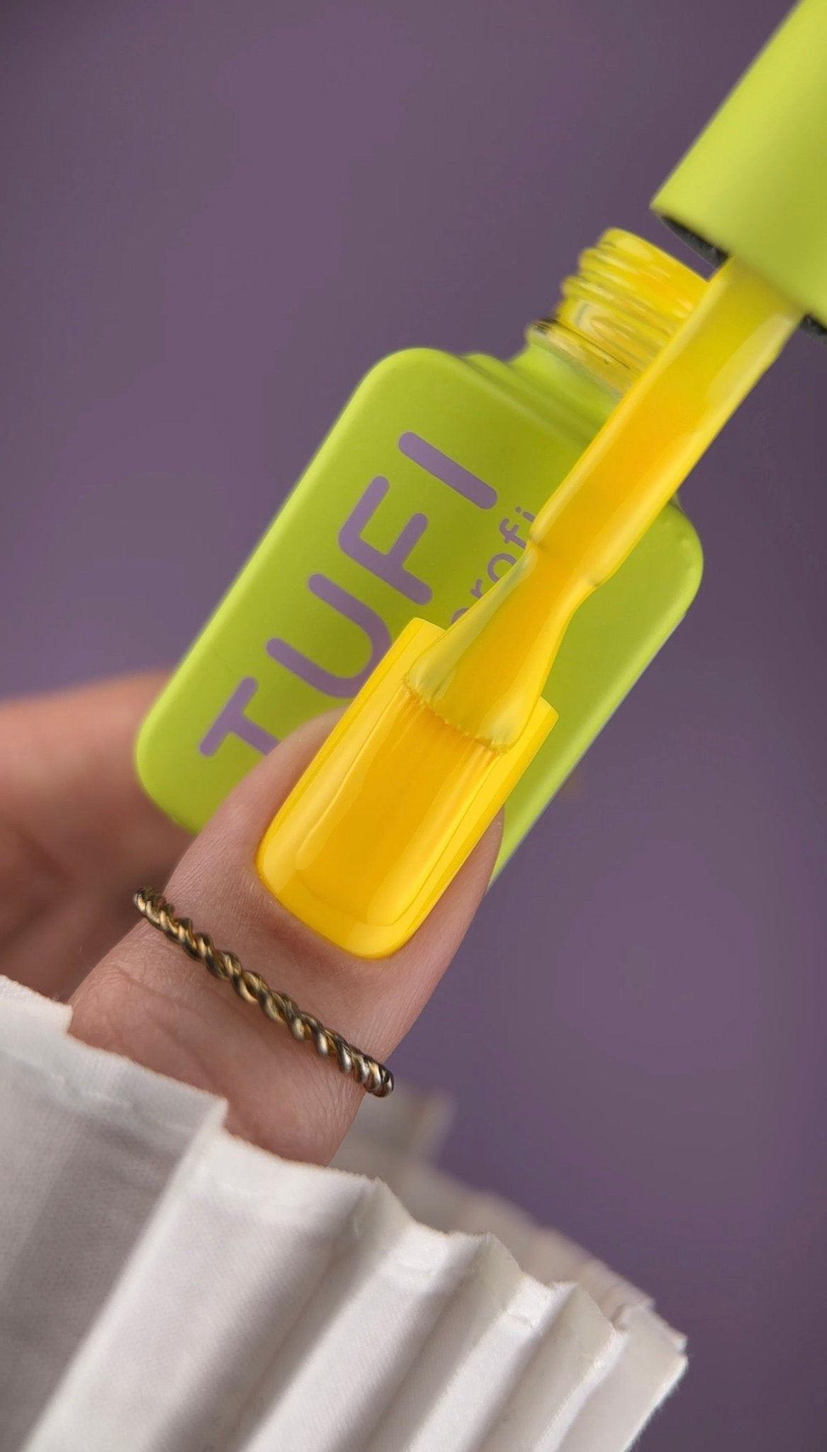 Gel polish TUFI profi SUMMERLINE 31 LEMON Bright yellow 10ml - ilnail.com