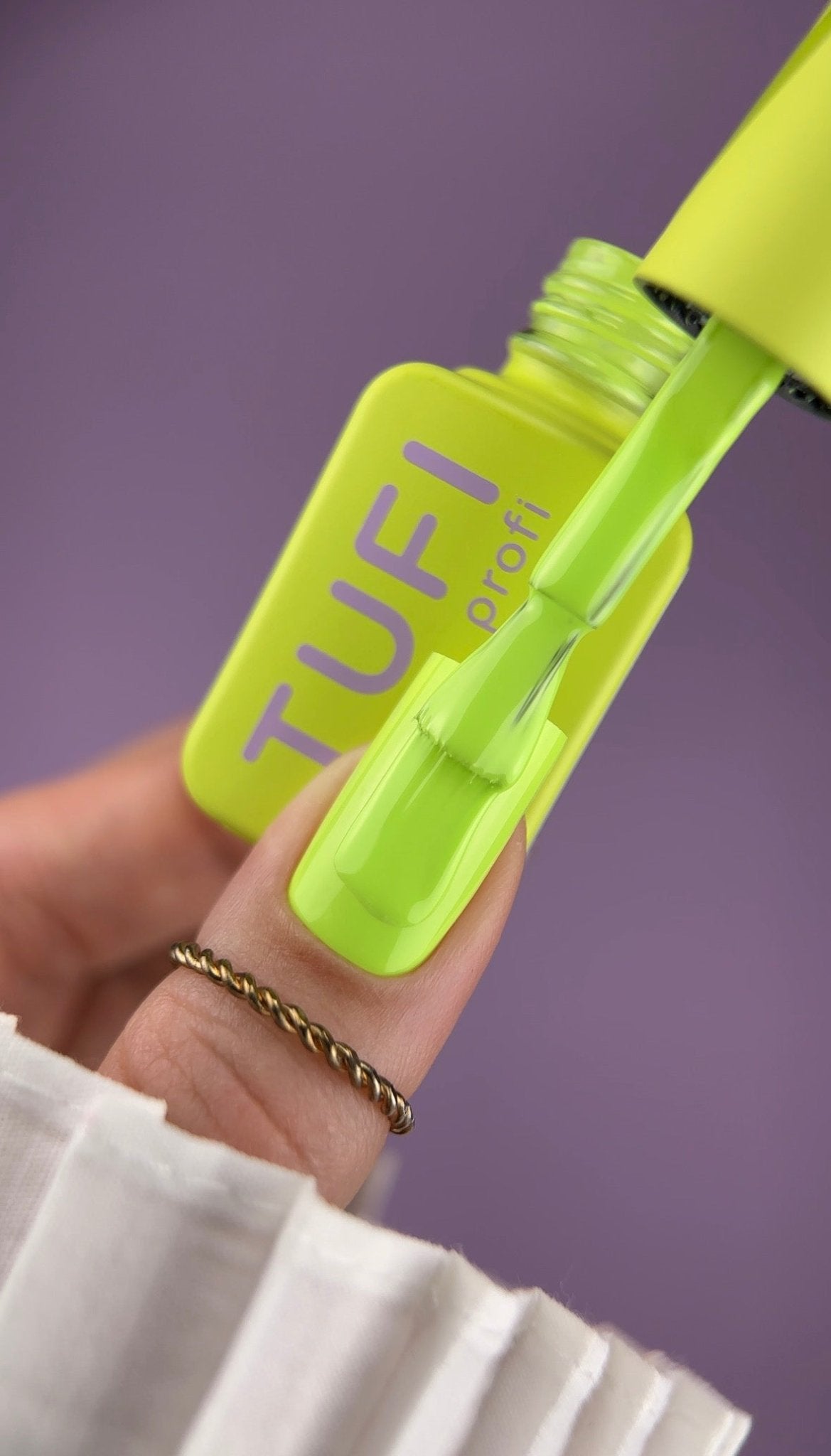 Gel polish TUFI profi SUMMERLINE 33 Lime Neon light green 10ml - ilnail.com