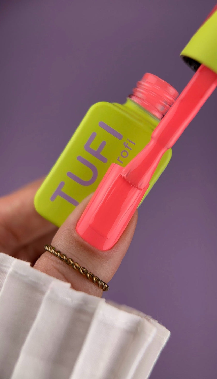 Gel polish TUFI profi SUMMERLINE 37 Guava Bright coral 10ml - ilnail.com